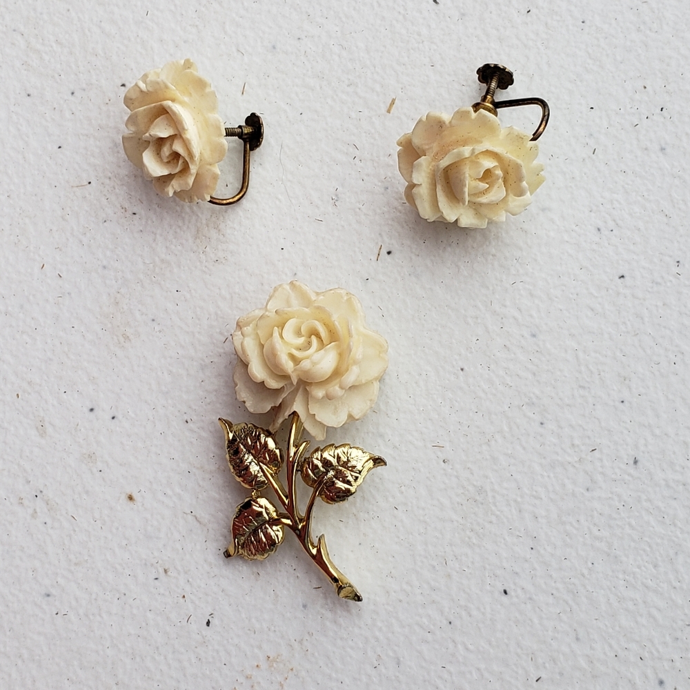 JJ JONETTE Vintage Rose Pin and Matching Screw-back Earrings